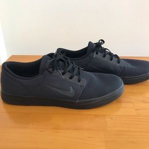 Nike SB Black on Black Men’s size 12